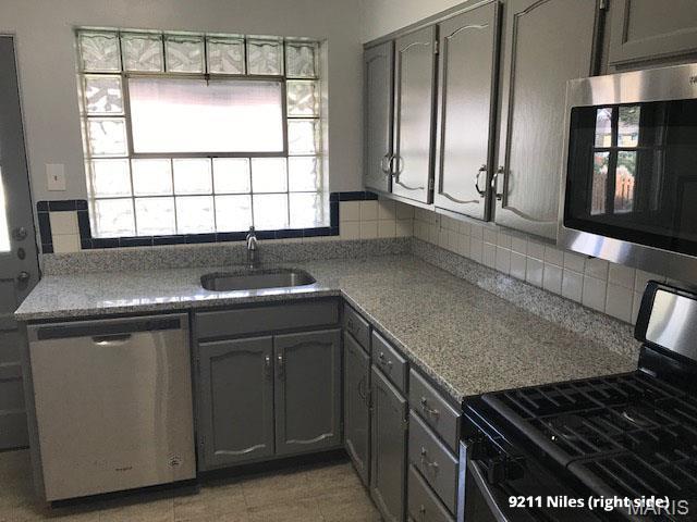 9211 Niles Pl, Affton, MO 63123 - photo 34