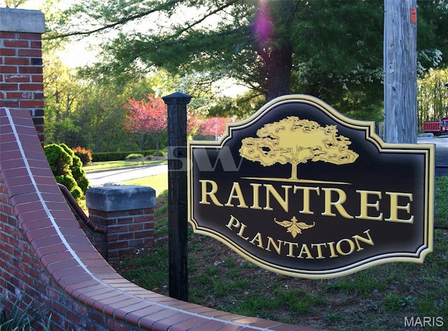 9882 W Vista Dr, Hillsboro, MO 63050 - view of community sign
