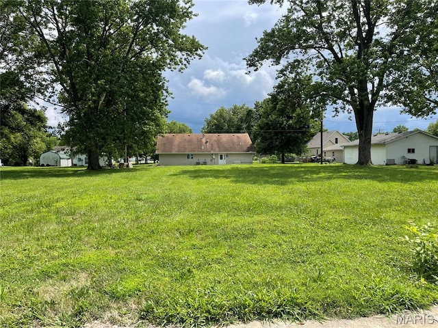 206 E Pocahontas Rd, Highland, IL 62249 - photo 2