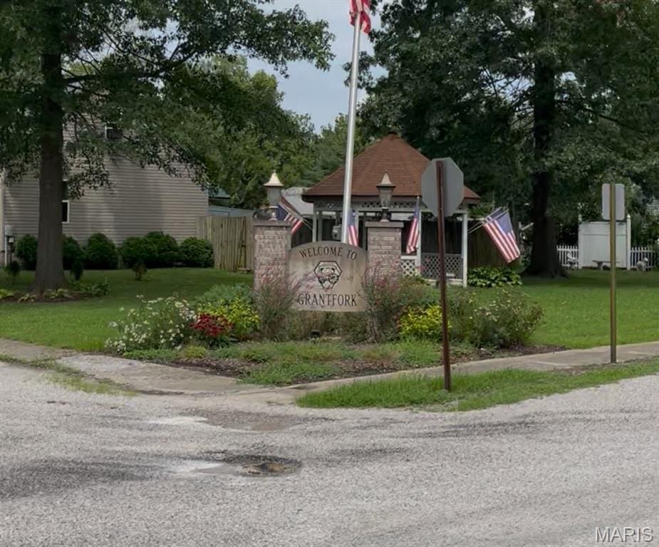 206 E Pocahontas Rd, Highland, IL 62249 - photo 4
