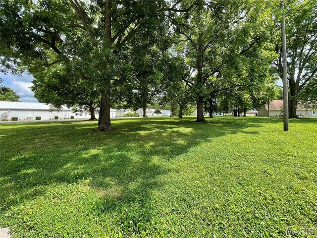 210 E Pocahontas Rd, Highland, IL 62249 - photo 1