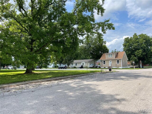 210 E Pocahontas Rd, Highland, IL 62249 - photo 5