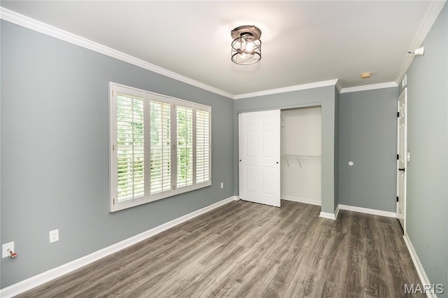 3624 Colonia Pl Unit B, Saint Louis, MO 63125 - unfurnished bedroom with wood finished floors, ornamental molding, and a closet