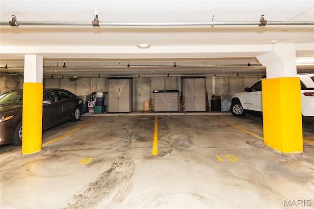 3624 Colonia Pl Unit B, Saint Louis, MO 63125 - view of parking deck