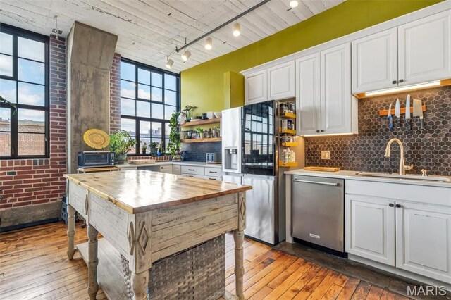 2020 Washington Ave Unit 307, Saint Louis, MO 63103 - photo 17