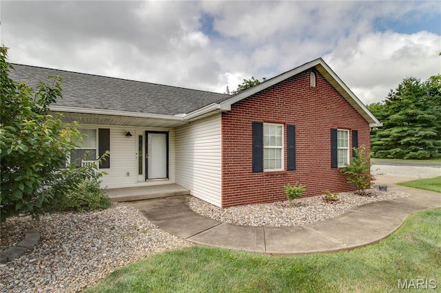 27557 Kristie Ln, Jerseyville, IL 62052 - photo 5