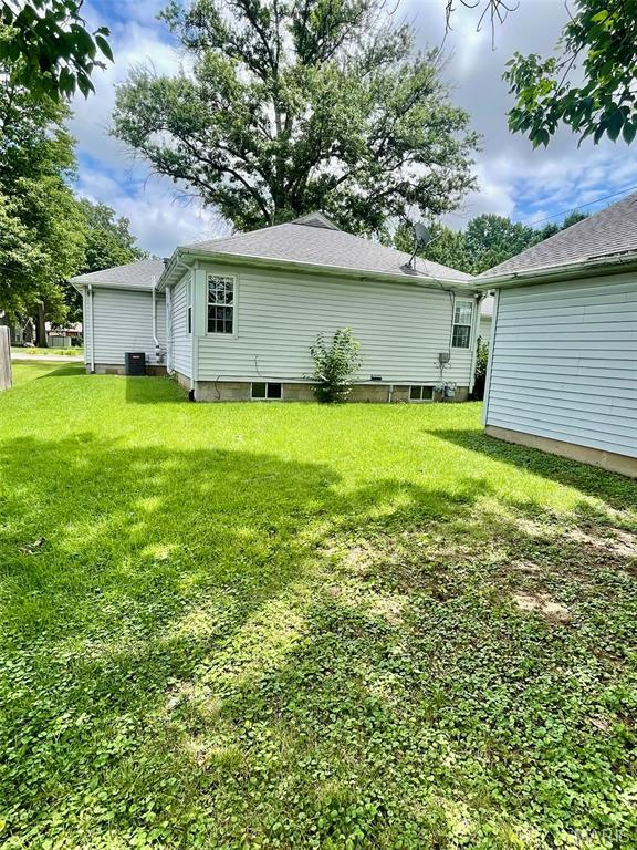 616 12th St, Wood River, IL 62095 - photo 24