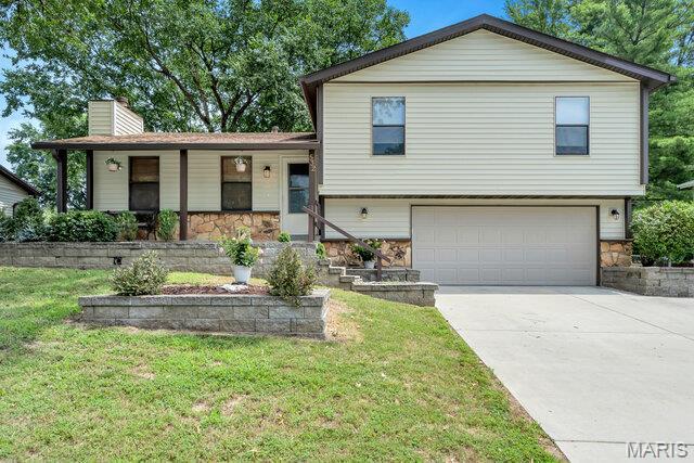 532 Chele Dr, Saint Charles, MO 63304 - photo 1