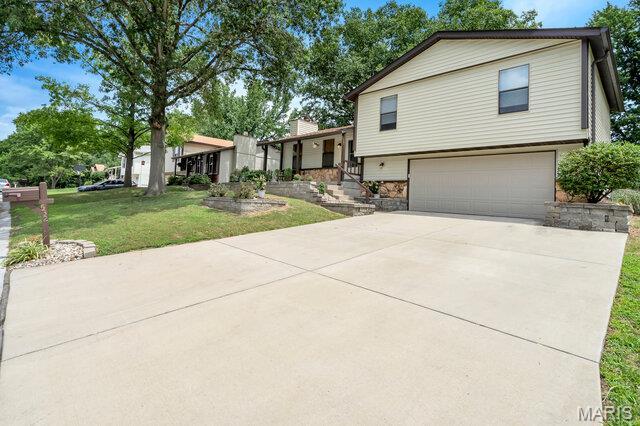 532 Chele Dr, Saint Charles, MO 63304 - photo 2