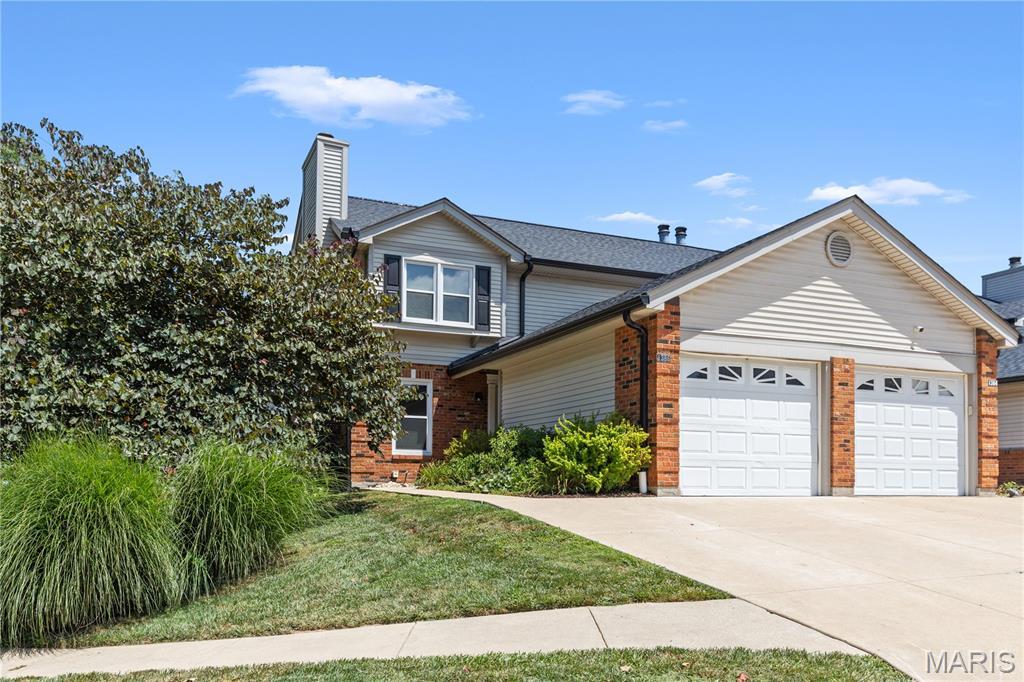 1386 Deerfield Estates Dr, Ofallon, MO 63366 - photo 1