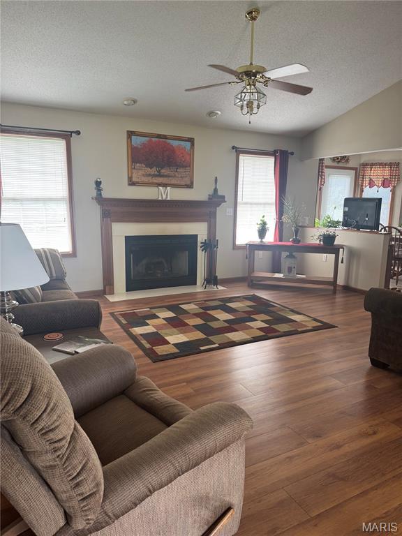 300 Kingsbury Ct, Highland, IL 62249 - photo 3