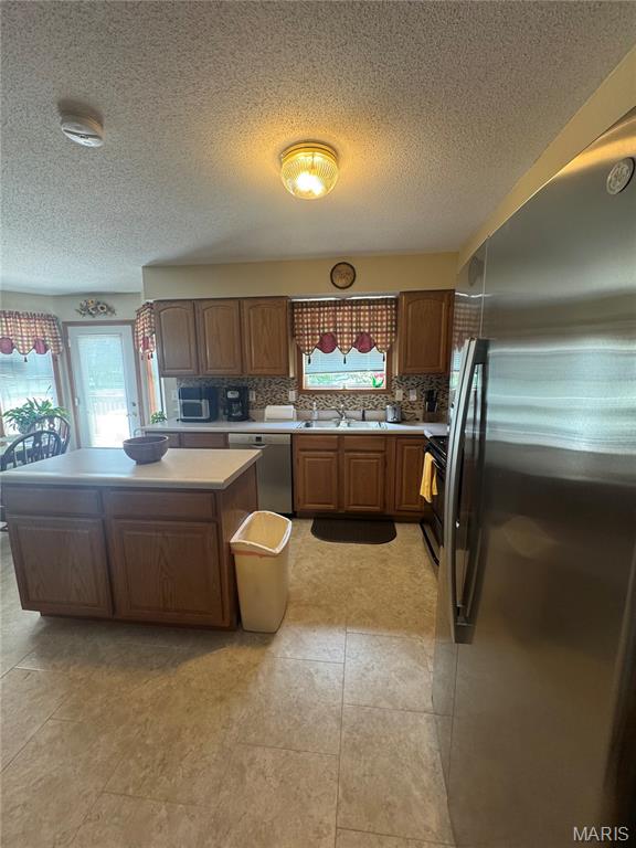300 Kingsbury Ct, Highland, IL 62249 - photo 6