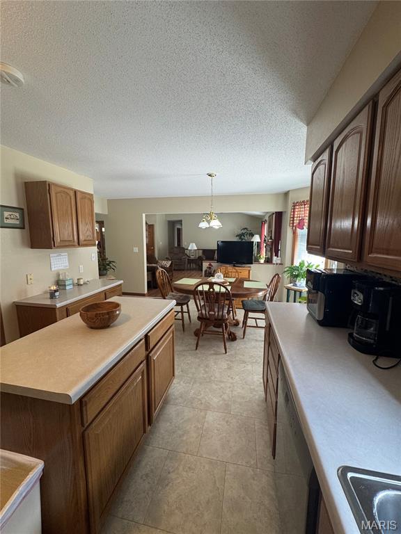 300 Kingsbury Ct, Highland, IL 62249 - photo 11