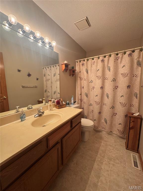 300 Kingsbury Ct, Highland, IL 62249 - photo 20