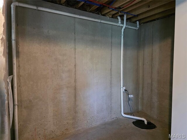 10107 Niblic Dr, Overland, MO 63114 - photo 28