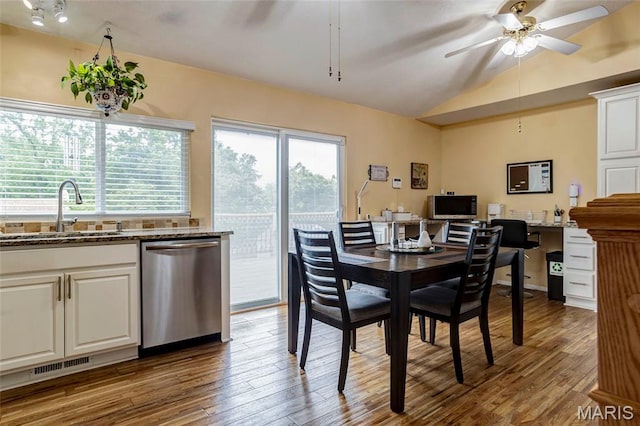 5421 Trailbend Dr, Saint Louis, MO 63033 - photo 10