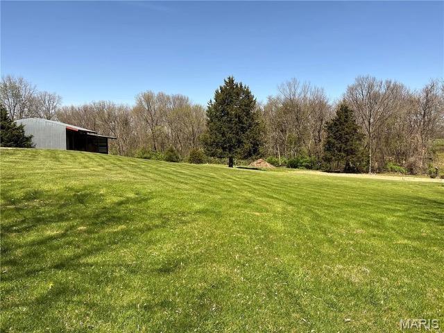 155 Zalabak Rd, Hawk Point, MO 63349 - photo 8