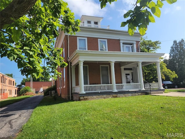 212 E Main St, Carlinville, IL 62626 - photo 1