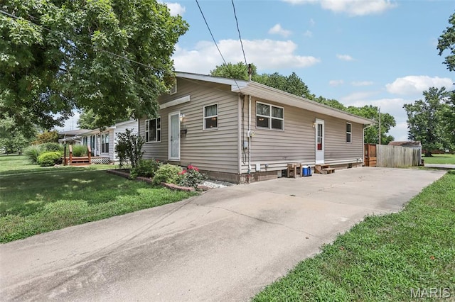 1304 Clark Ln, Litchfield, IL 62056 - photo 2