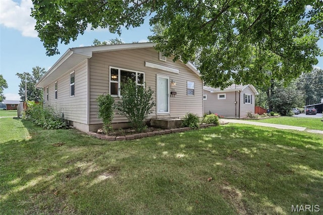 1304 Clark Ln, Litchfield, IL 62056 - photo 3