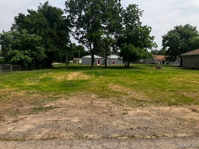 212 Dye St, Sikeston, MO 63801 - photo 2