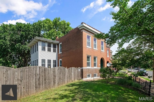 4639 Virginia Ave, Saint Louis, MO 63111 - photo 1