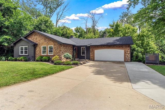714 Peachtree Trl, Collinsville, IL 62234 - photo 1