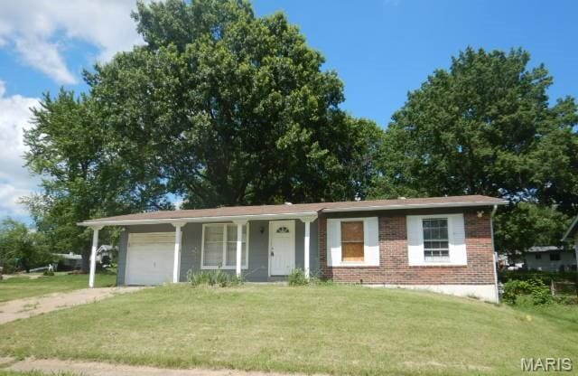 11652 Las Ladera Dr, Florissant, MO 63033 - photo 1