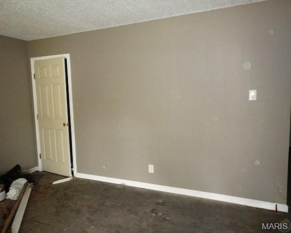 11652 Las Ladera Dr, Florissant, MO 63033 - photo 2