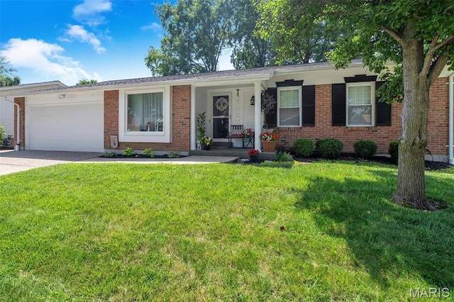 2738 Fordham Dr, Saint Louis, MO 63129 - photo 4