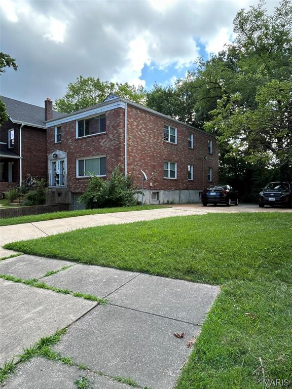 1262 Moorlands Dr, Richmond Heights, MO 63117 - photo 2
