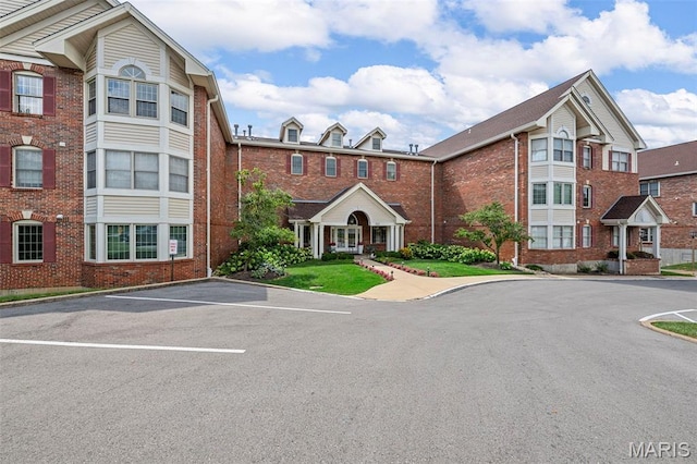 561 Sarah Ln Unit 103, Creve Coeur, MO 63141 - photo 1