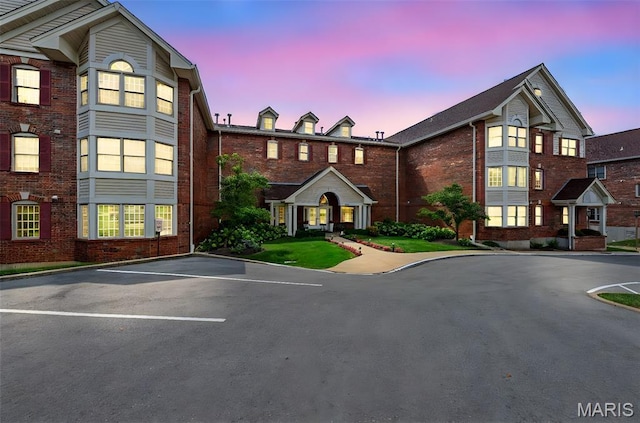 561 Sarah Ln Unit 103, Creve Coeur, MO 63141 - photo 2