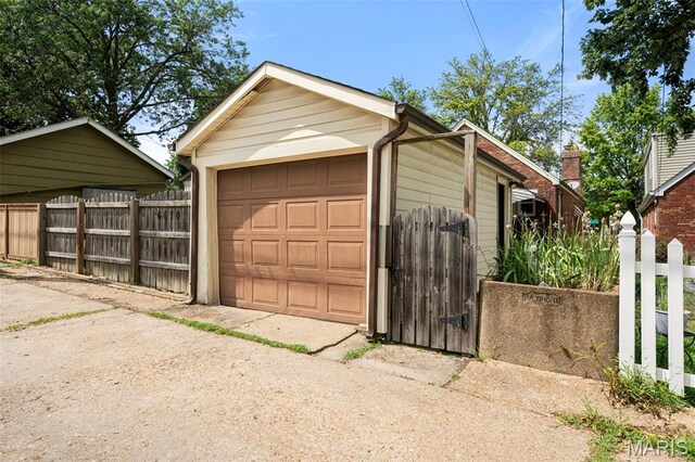 6570 Lindenwood Pl, Saint Louis, MO 63109 - photo 37