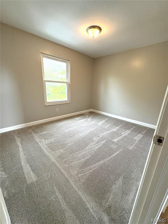 1630 Meyer Dr, Saint Charles, MO 63303 - photo 7