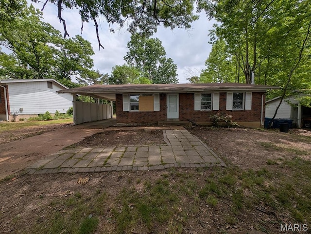 10418 Quaker Dr, Saint Louis, MO 63136 - photo 1