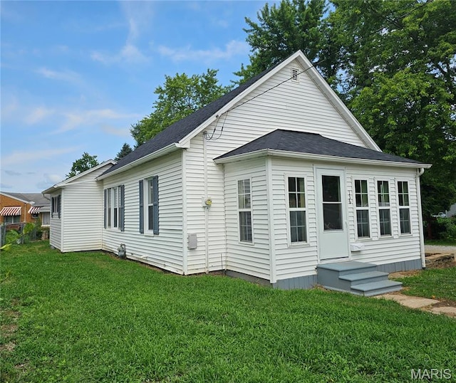 136 N Hamilton St, Hillsboro, IL 62049 - photo 1