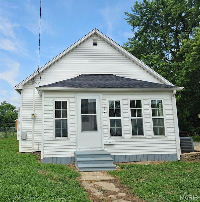 136 N Hamilton St, Hillsboro, IL 62049 - photo 2