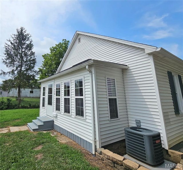 136 N Hamilton St, Hillsboro, IL 62049 - photo 3