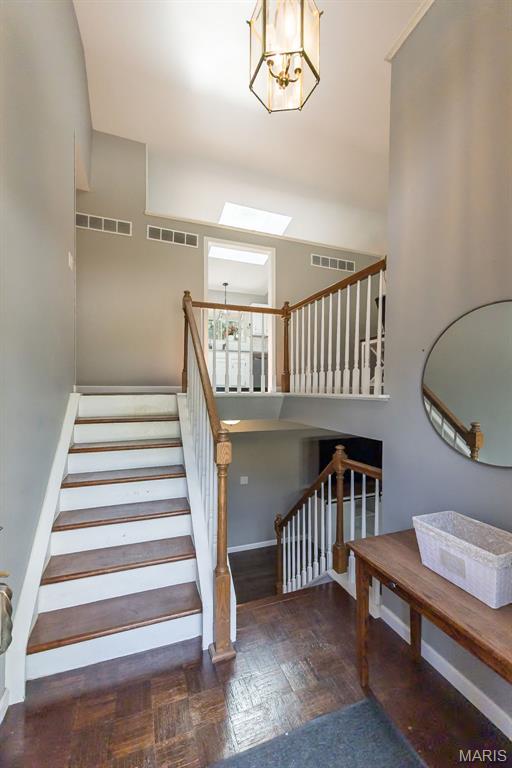 555 Vernal Hill Ct, Ballwin, MO 63021 - photo 6