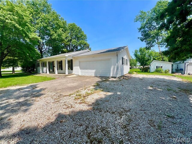 219 Patton St, Montgomery City, MO 63361 - photo 13