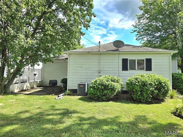 803 Smith Ln, Hillsboro, IL 62049 - photo 4
