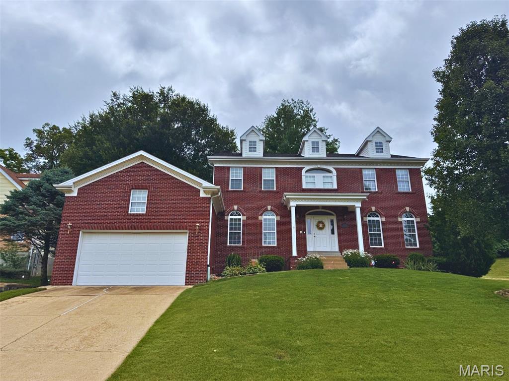 5216 Autumnwinds Dr, Saint Louis, MO 63129 - photo 1