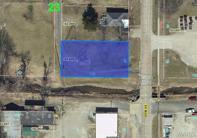215 N 6th St, Vandalia, IL 62471 - photo 1