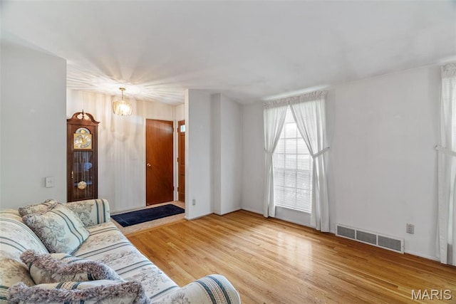10120 Courtwick Dr, Saint Louis, MO 63128 - photo 14