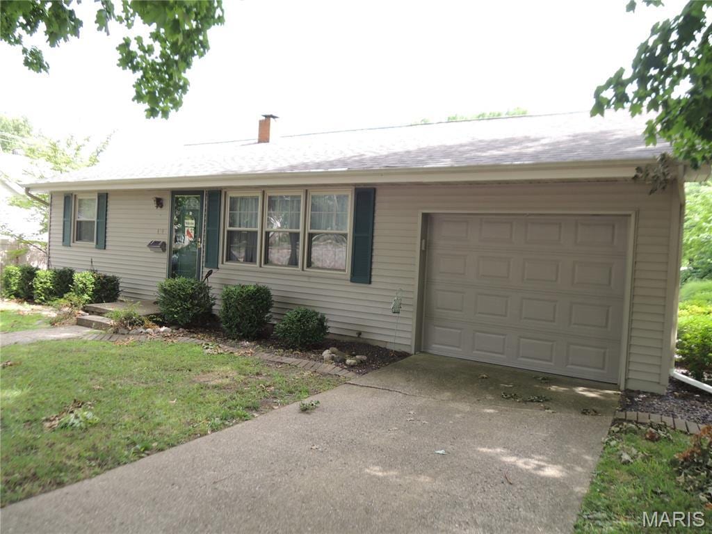 414 E Oak St, Greenville, IL 62246 - photo 2
