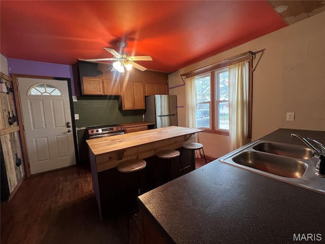 108 Hillcrest Dr, Bowling Green, MO 63334 - photo 2