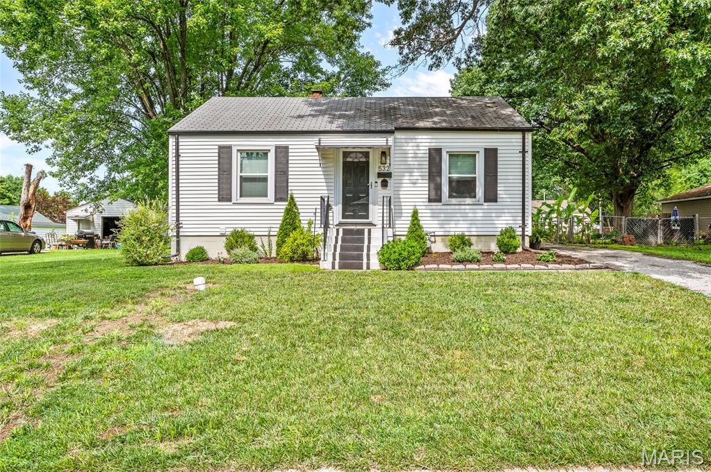 532 Meadow Ln, Collinsville, IL 62234 - photo 1
