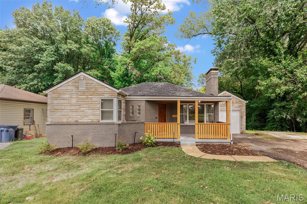 733 S Belt E, Belleville, IL 62220 - photo 1