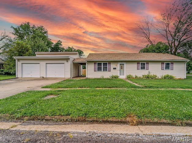 401 S Lindell St, Vandalia, MO 63382 - photo 1